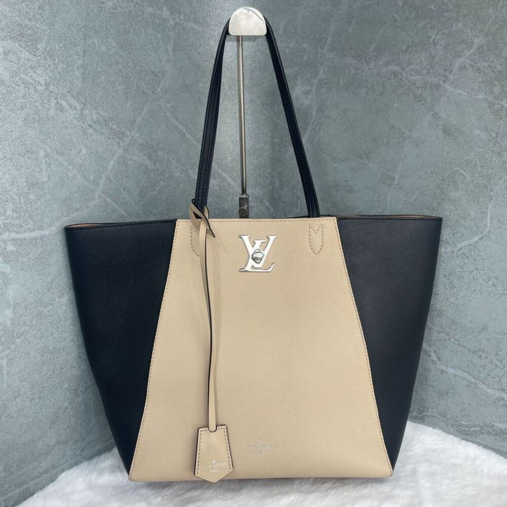 Louis Vuitton Women Pre-Loved Bag Very Good Condition